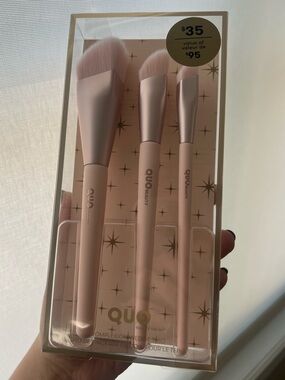 Quo 3-Piece Pink Makeup Brush Set